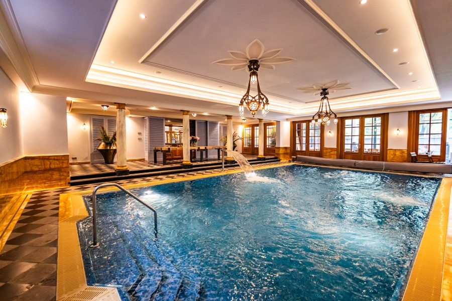 Golden years de negen linden zwembad