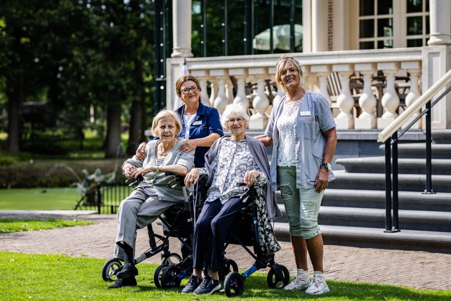 Golden years de negen linden bewoners met zorg personeel